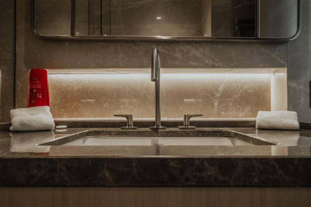 Serviced Luxurious 3+1 In Address Emaar Square Isztambul Kültér fotó