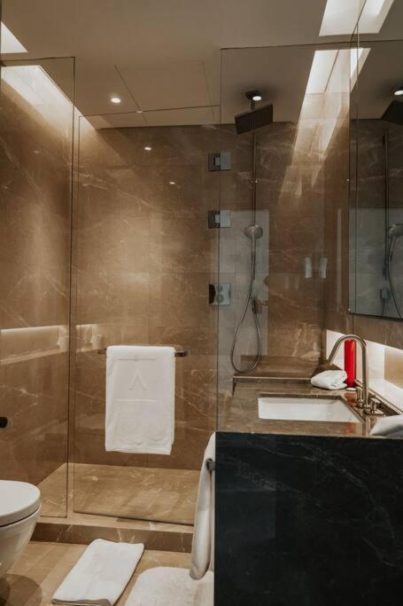 Serviced Luxurious 3+1 In Address Emaar Square Isztambul Kültér fotó