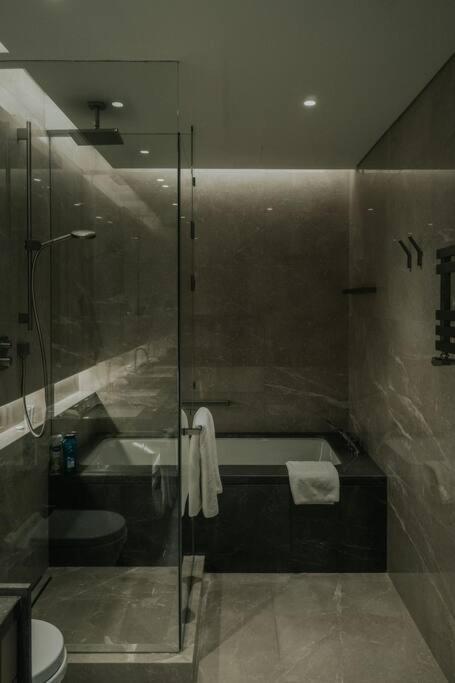 Serviced Luxurious 3+1 In Address Emaar Square Isztambul Kültér fotó